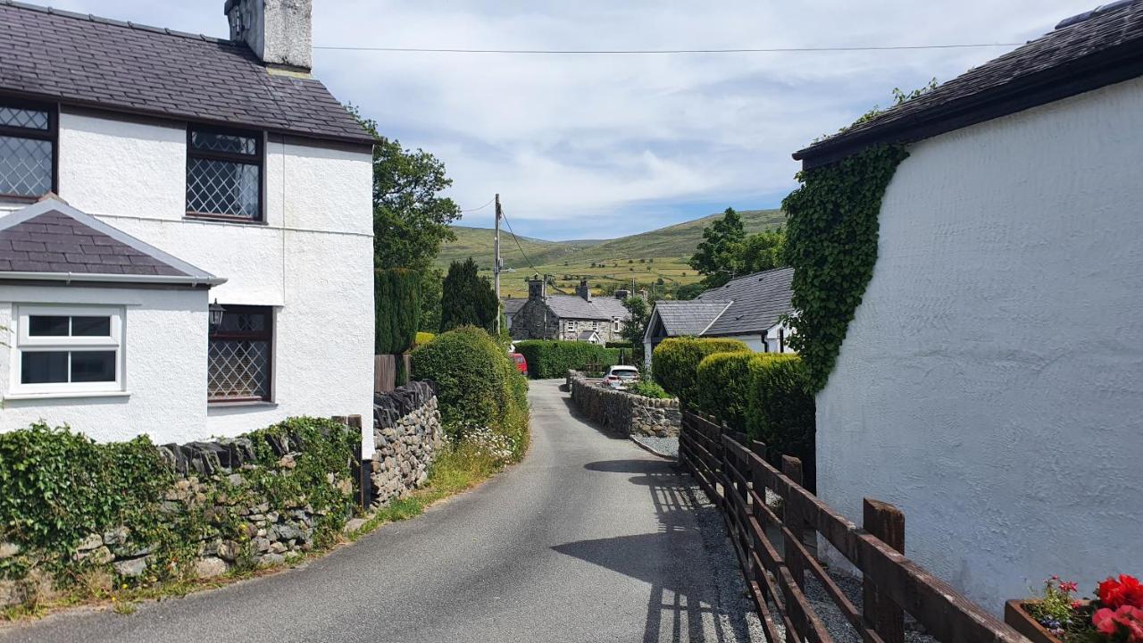 Green Cottage - Snowdonia Llanllechid Eksteriør billede