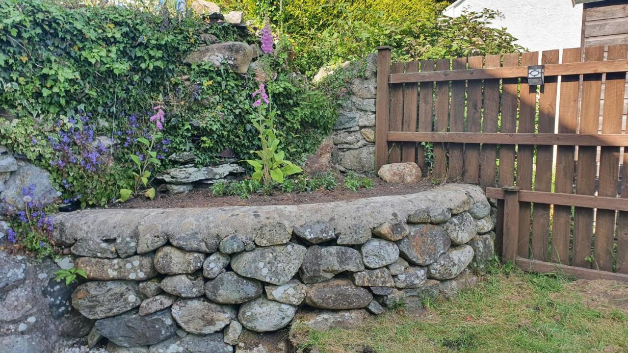 Green Cottage - Snowdonia Llanllechid Eksteriør billede